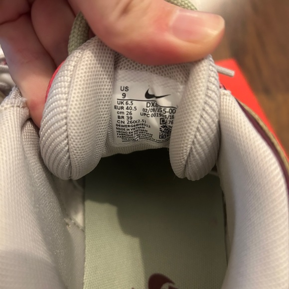 Nike UpTempo - Picture 4 of 7